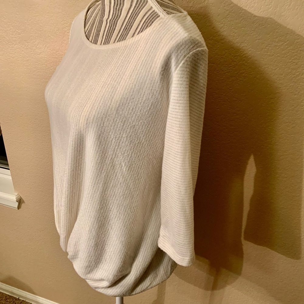 W5 Top Large Relaxed Fit White Cream Metallic Gold Pinstripes Knotted Front - Picture 5 of 16